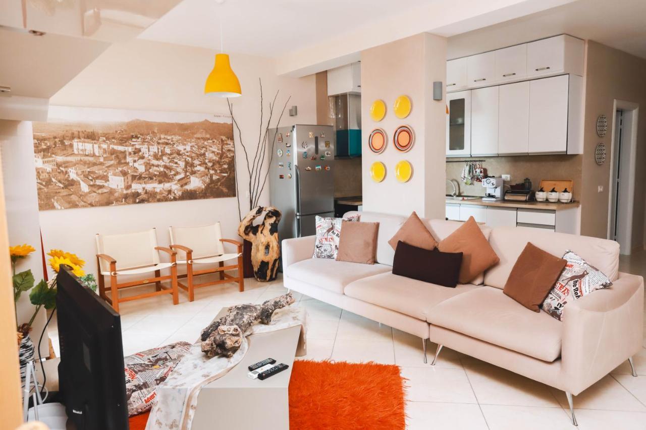 Vlorë Large Apartment Near The Seaside Boulevard Lungomare מראה חיצוני תמונה