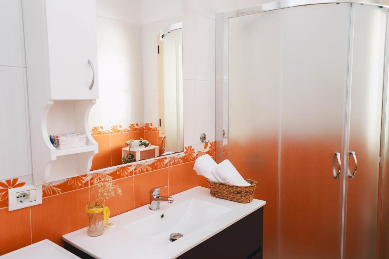 Vlorë Large Apartment Near The Seaside Boulevard Lungomare מראה חיצוני תמונה