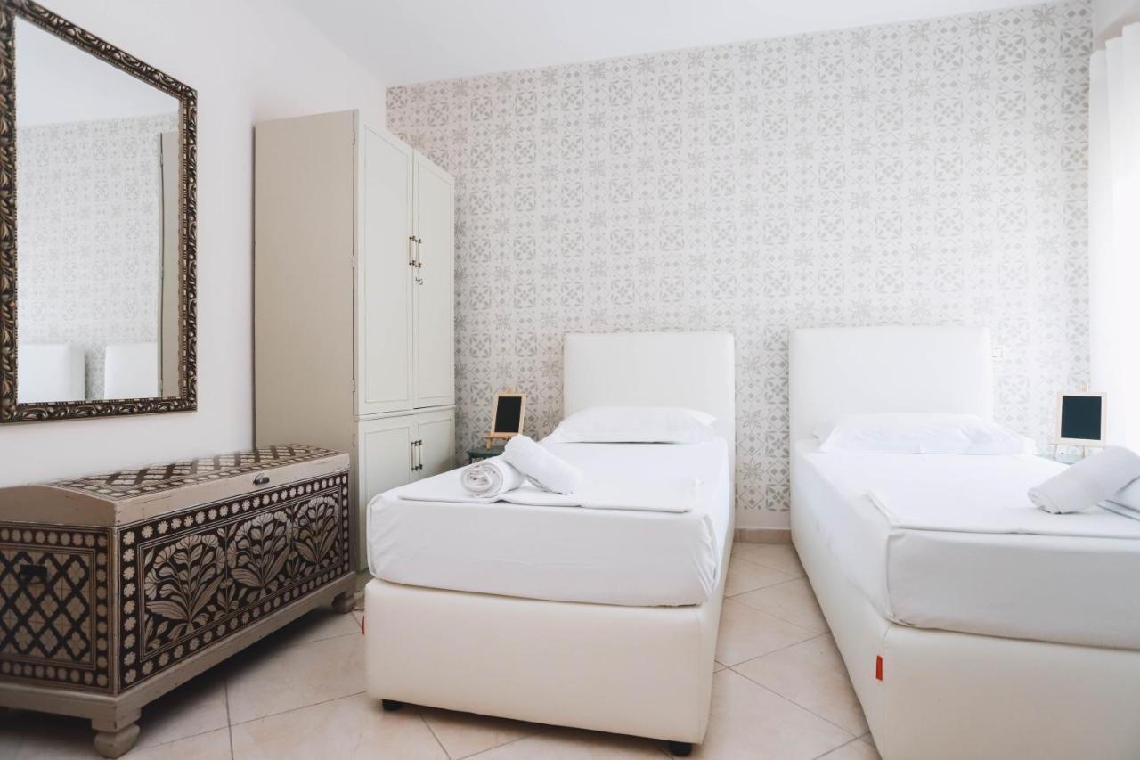 Vlorë Large Apartment Near The Seaside Boulevard Lungomare מראה חיצוני תמונה