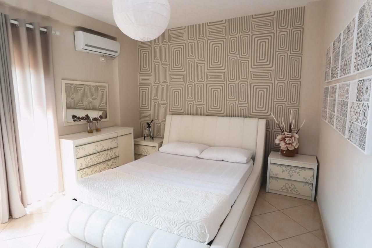 Vlorë Large Apartment Near The Seaside Boulevard Lungomare מראה חיצוני תמונה