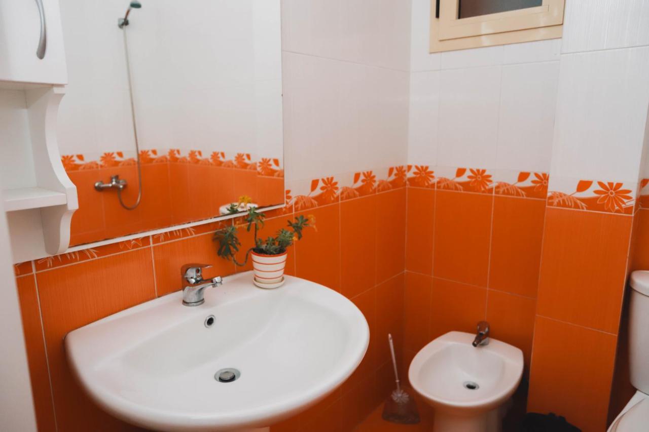 Vlorë Large Apartment Near The Seaside Boulevard Lungomare מראה חיצוני תמונה
